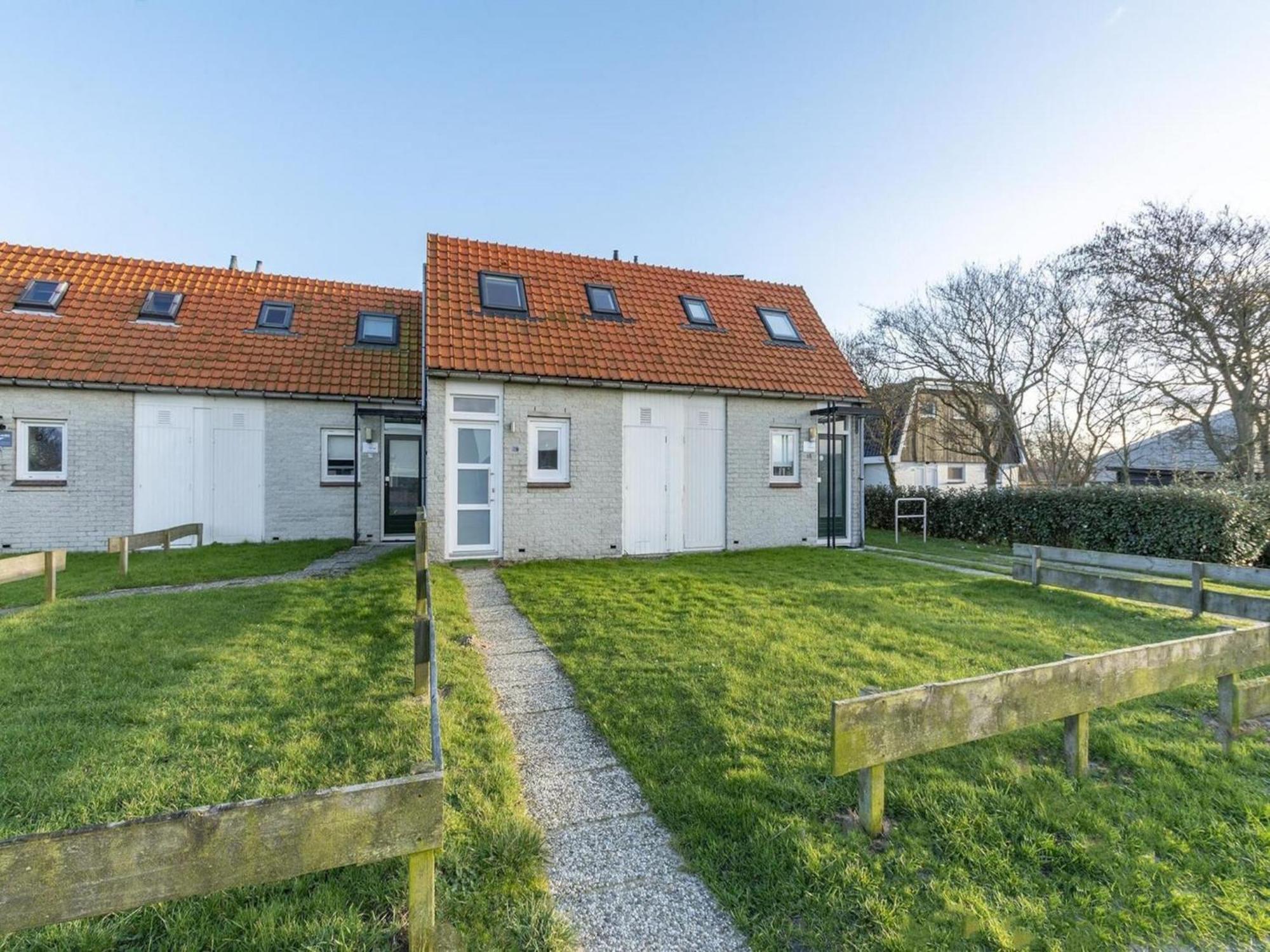Cozy Holiday Home With Lawn Callantsoog Eksteriør billede
